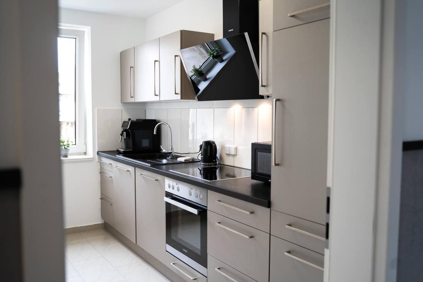Gemütliche Wohnung im Zentrum mit Netflix Duisburg Exterior foto